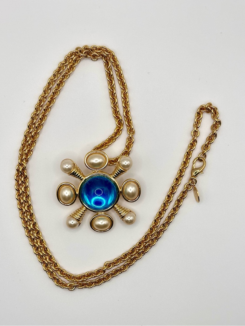 Kenneth Jay Lane Pearl Blue Cabochon Pendant Necklace Brooch Gold Tone Blue KJL